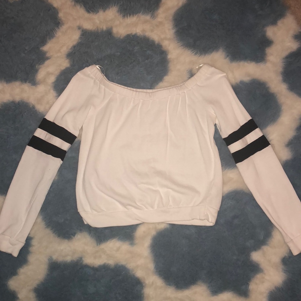 Chloe & Katie Off Shoulder Top Size S